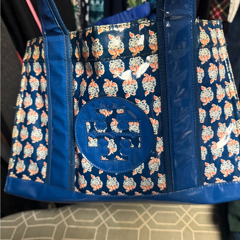 Tory Burch Vinyl Tote Bag - Picture 8 of 9